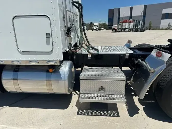 2022 Peterbilt 38957887adbec270a13b1e13f45ea3df195
