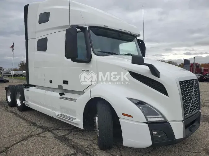 2021 VOLVO VNL64T760