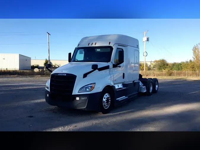 2021 Freightliner Cascadia 126