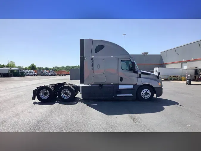 2024 Freightliner Cascadia 126