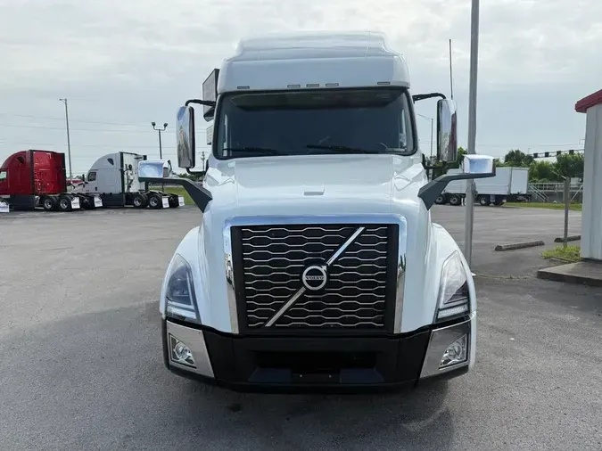 2020 VOLVO VNL64T760