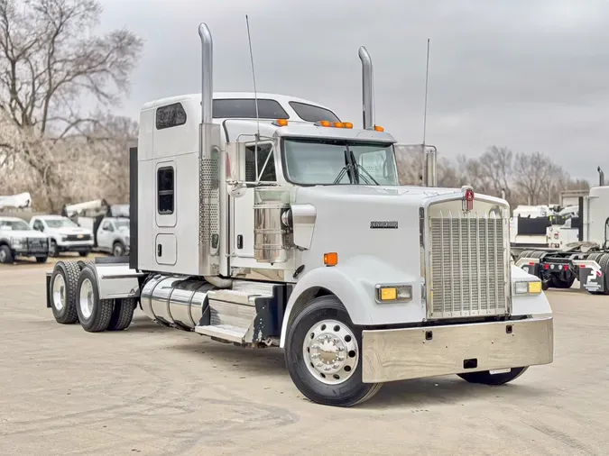 2021 KENWORTH W900L