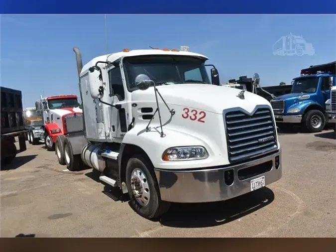 2013 MACK PINNACLE CXU613