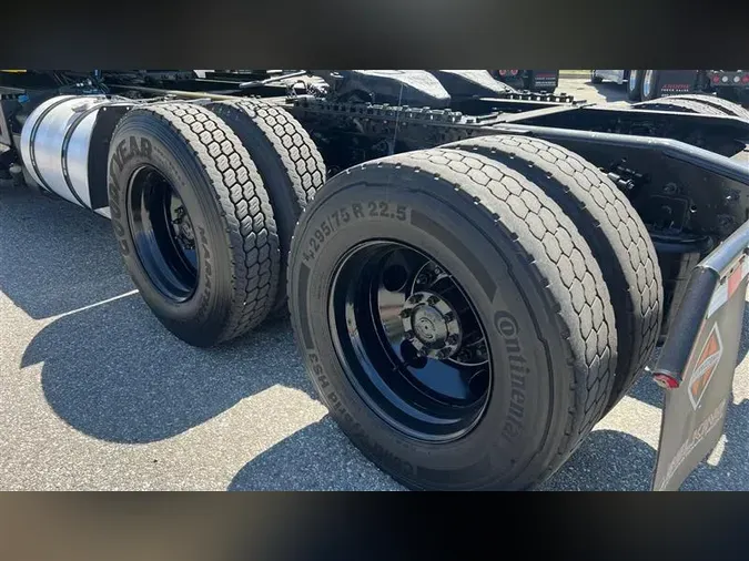2019 INTERNATIONAL RH613