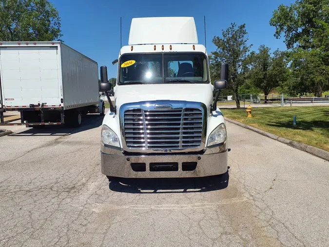 2016 FREIGHTLINER/MERCEDES CASCADIA 125