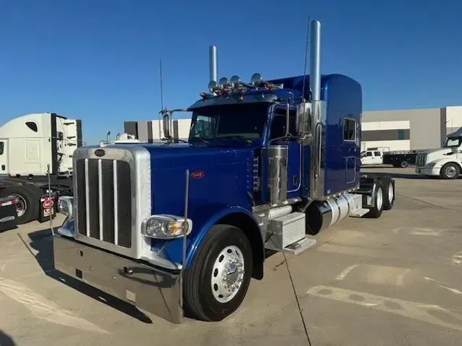 2022 Peterbilt 389