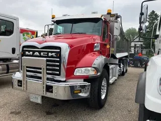 2018 Mack GU800
