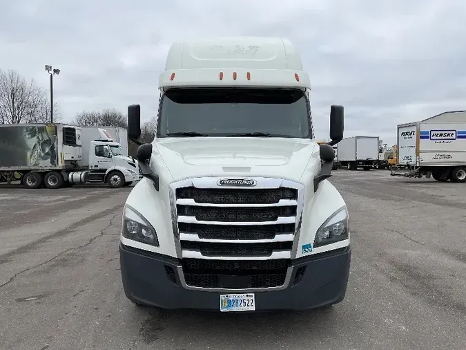 2019 Freightliner T12664ST