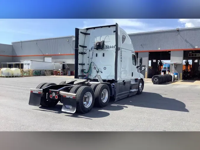 2022 Freightliner Cascadia 126