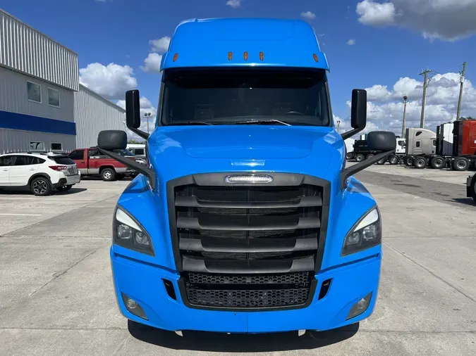 2019 Freightliner Cascadia 126