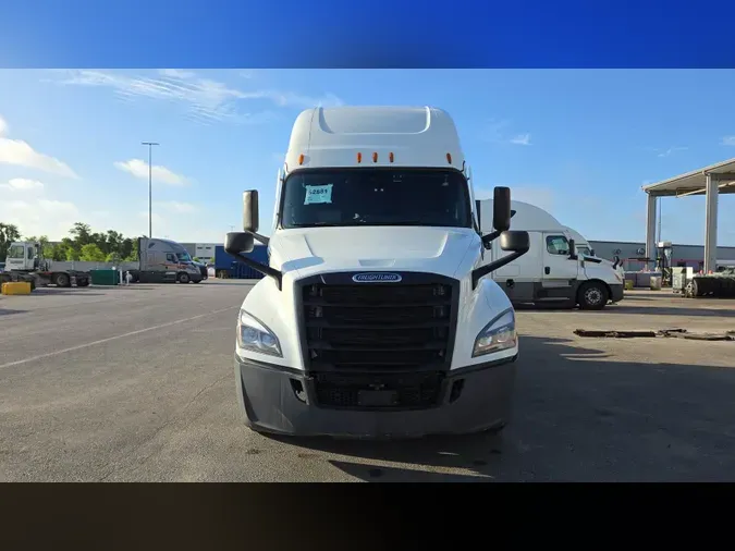 2022 Freightliner Cascadia 126