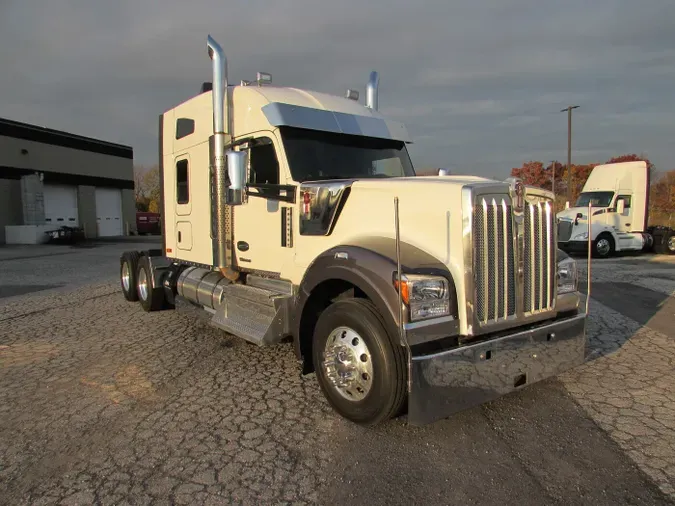 2023 Kenworth W99057a31821052352d59c4355bf68d4a830