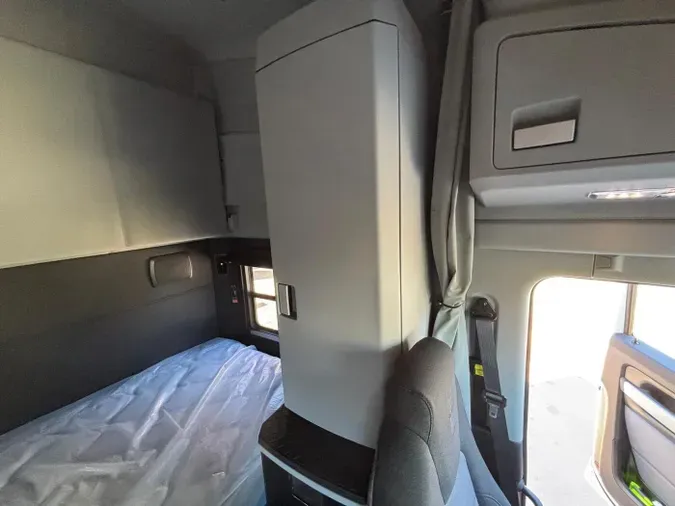 2026 Kenworth T68057a699272eb060d551ceaca7f4a2a32b