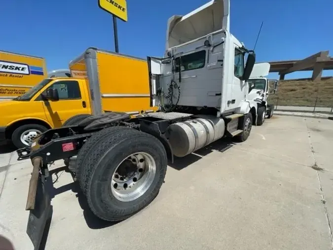 2017 Volvo VNL42300