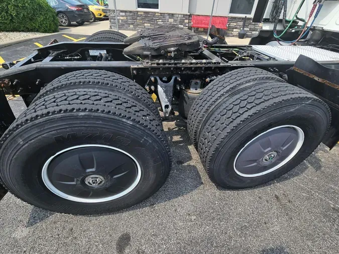 2023 International LT625