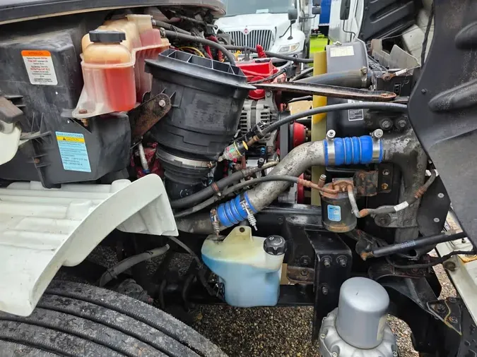 2019 FREIGHTLINER M2 106