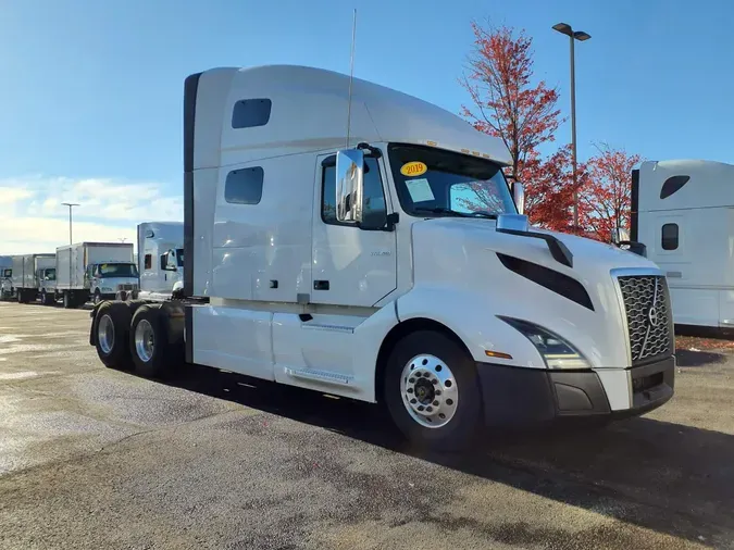 2019 VOLVO VNL64T-760