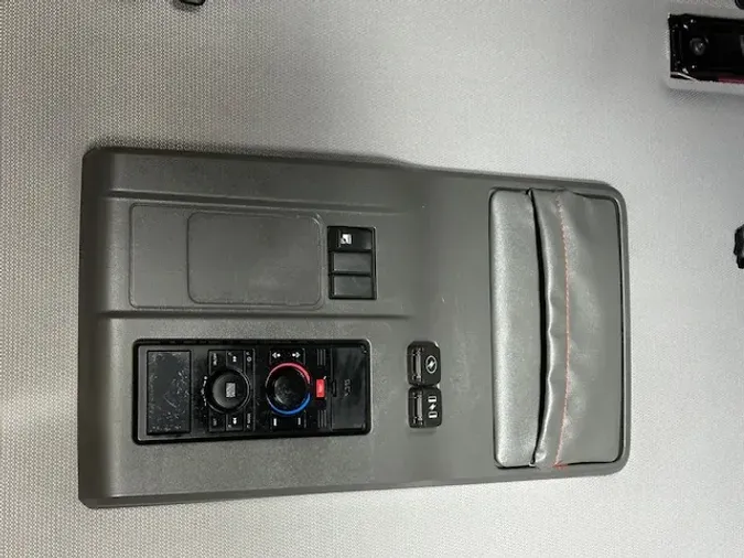 2021 VOLVO VNL64T760