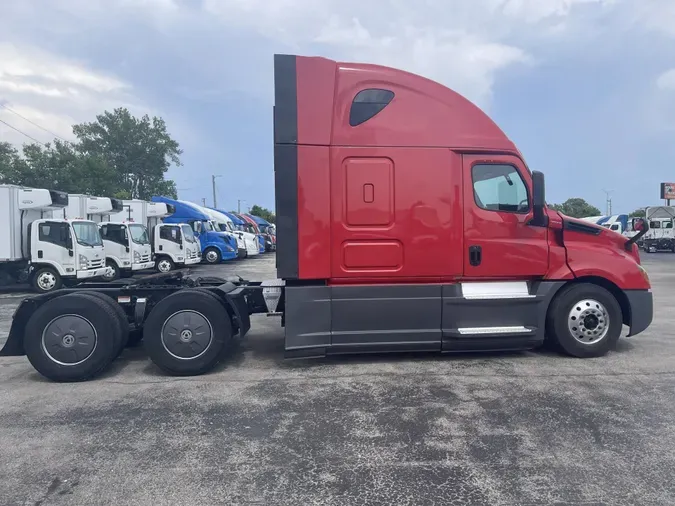 2021 Freightliner Cascadia