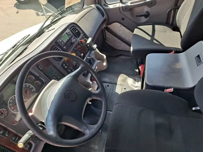 2019 FREIGHTLINER/MERCEDES M2 106
