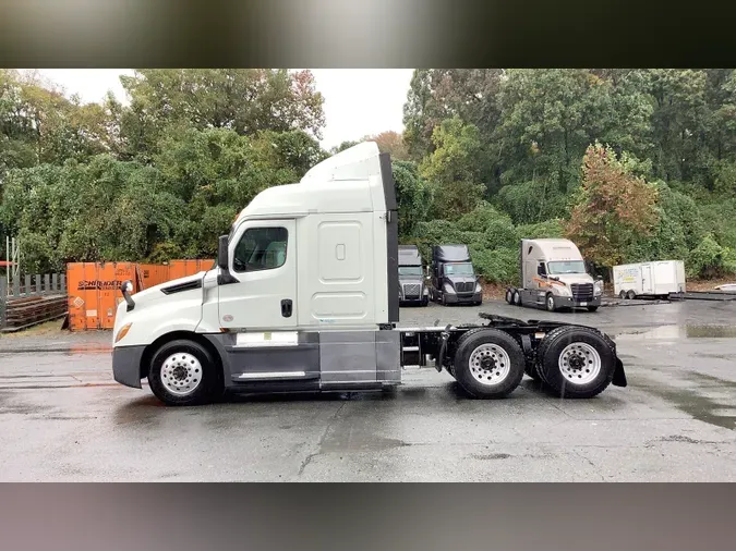 2019 Freightliner Cascadia 126