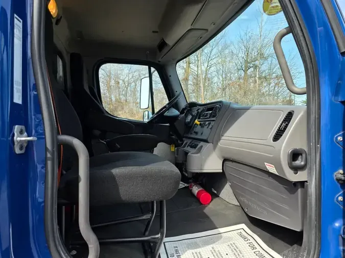 2018 FREIGHTLINER/MERCEDES M2 106