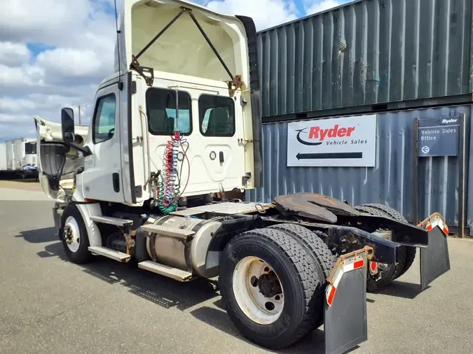 2019 FREIGHTLINER/MERCEDES NEW CASCADIA 12657b4b1a34c90a502f5ea6aec7befb268