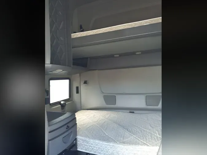 2019 NAVISTAR INTERNATIONAL LT625 SLPR CAB