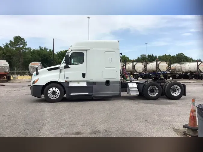 2020 Freightliner Cascadia 126