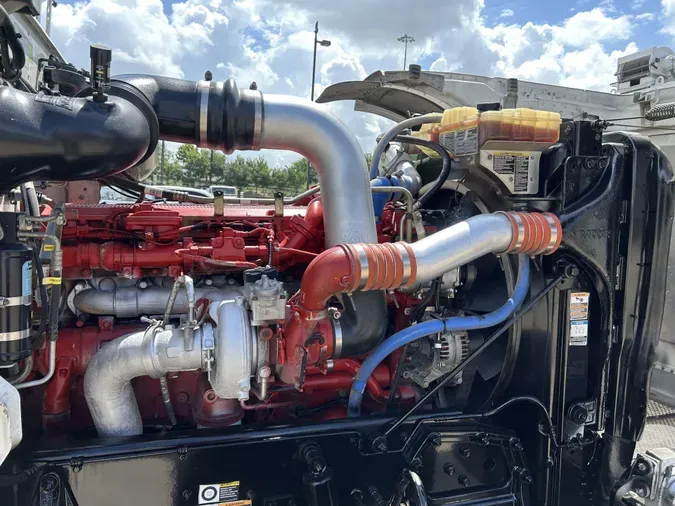 2022 Peterbilt 389