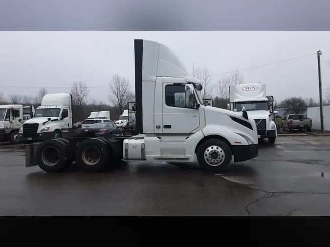 2019 Volvo VNL300