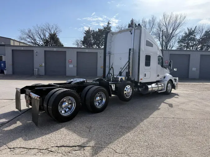 2021 Kenworth T68057b7beeb319f417cf21dc84652e2e12b