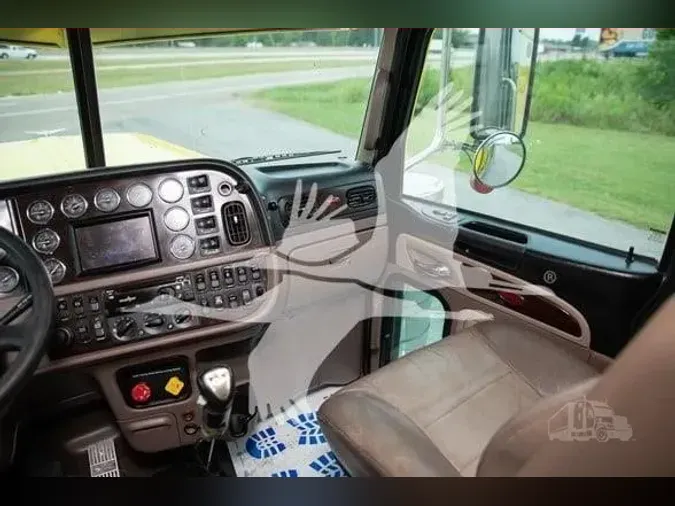 2020 PETERBILT 389