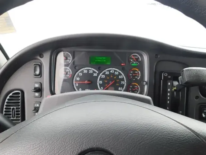 2018 Freightliner M2 106