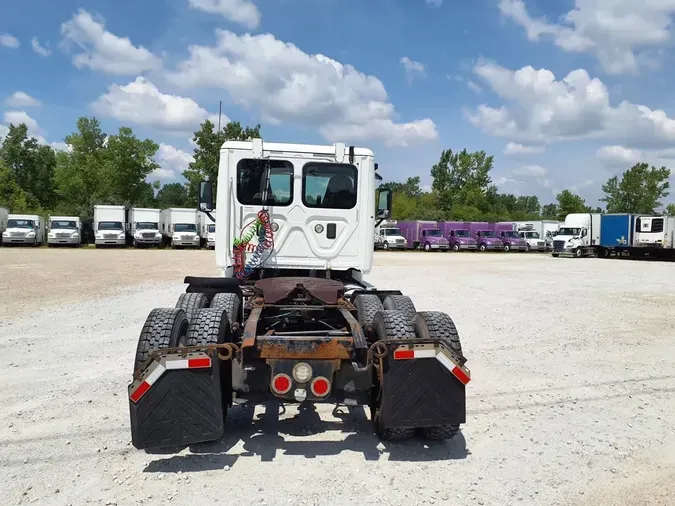2016 FREIGHTLINER CASCADIA 12557c13cf6c41f0a73243a3289213d2b49