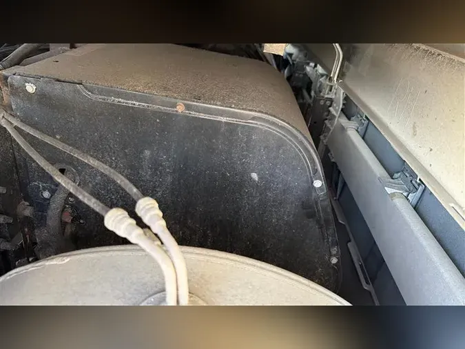 2022 VOLVO VNL64T860