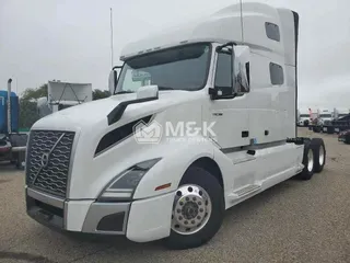 2020 VOLVO VNL64T760