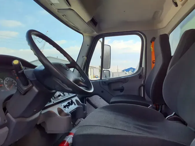 2021 FREIGHTLINER/MERCEDES M2 10657c68467cc5c14134a00fc773d7bd74c