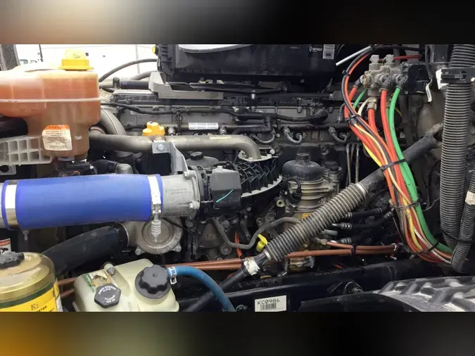 2019 Freightliner Cascadia 126