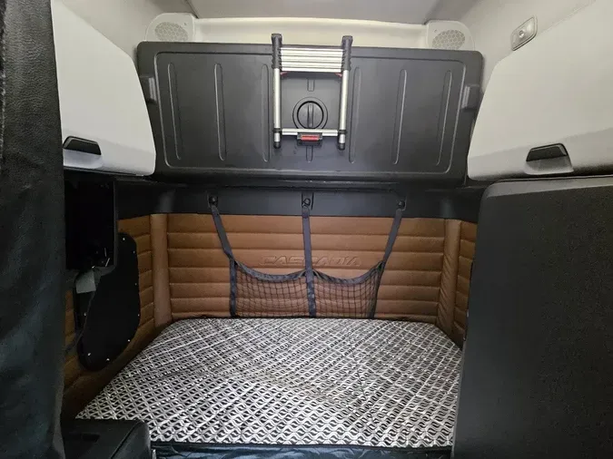 2020 FREIGHTLINER Cascadia 126