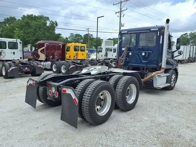 2021 FREIGHTLINER/MERCEDES CASCADIA PX11664ST