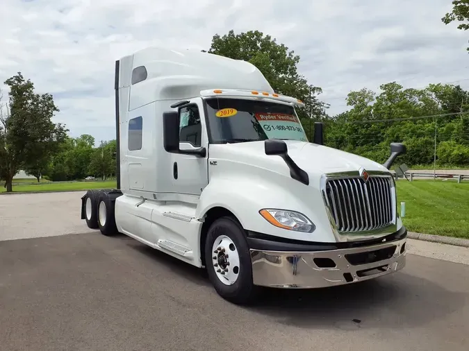 2019 NAVISTAR INTERNATIONAL LT625 SLPR CAB