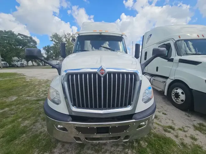 2019 NAVISTAR INTERNATIONAL LT625 SLPR CAB