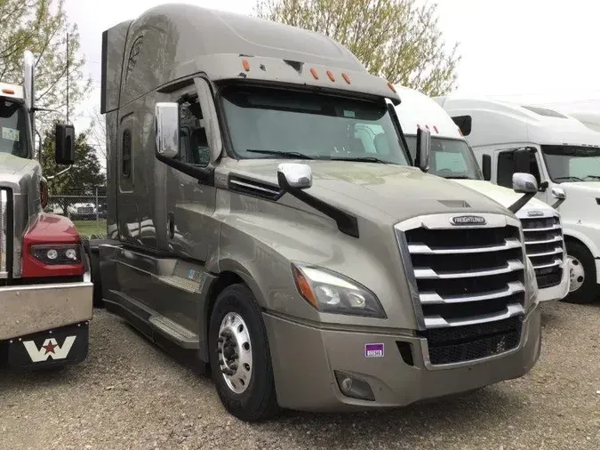 2020 FREIGHTLINER CA126