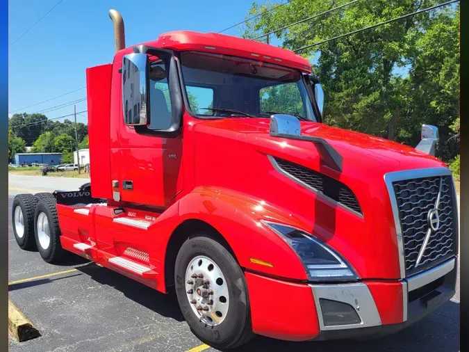 2019 VOLVO VNL64TRACTOR