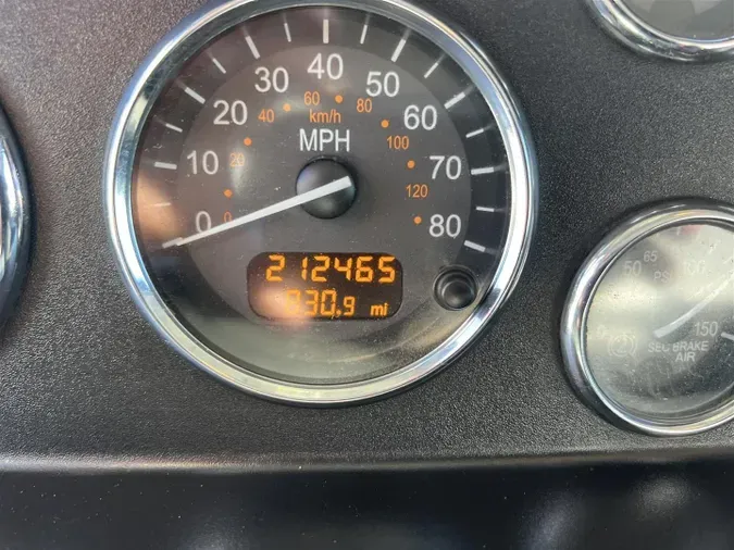 2019 Peterbilt 348