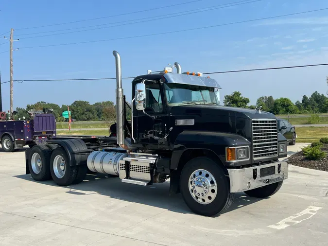 2020 MACK PI64T