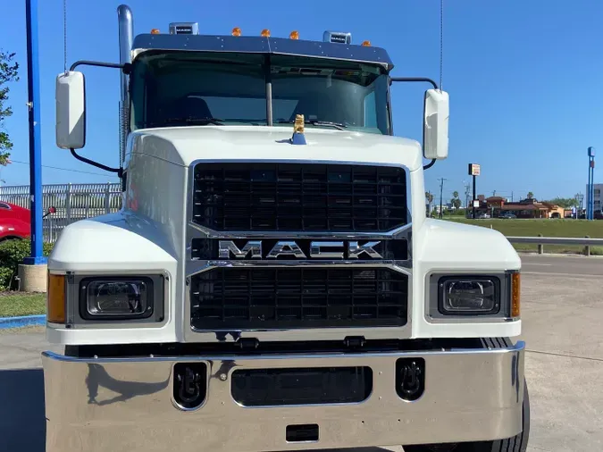 2025 Mack Pinnacle PI64