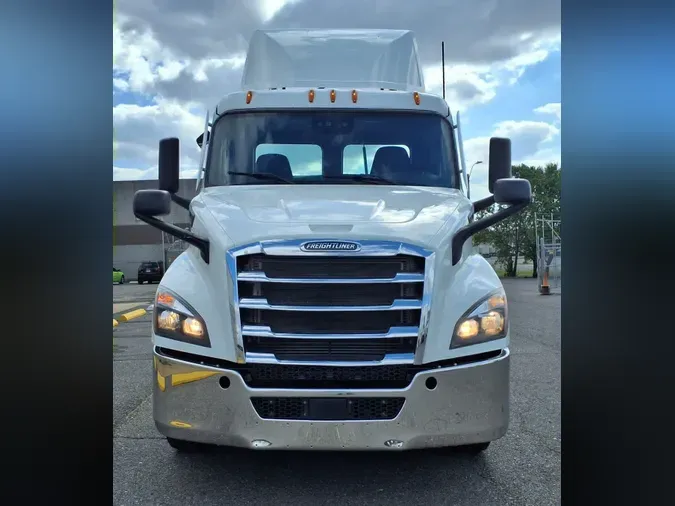 2020 FREIGHTLINER/MERCEDES NEW CASCADIA 116
