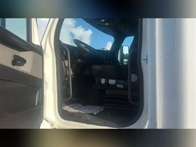 2020 FREIGHTLINER CA126